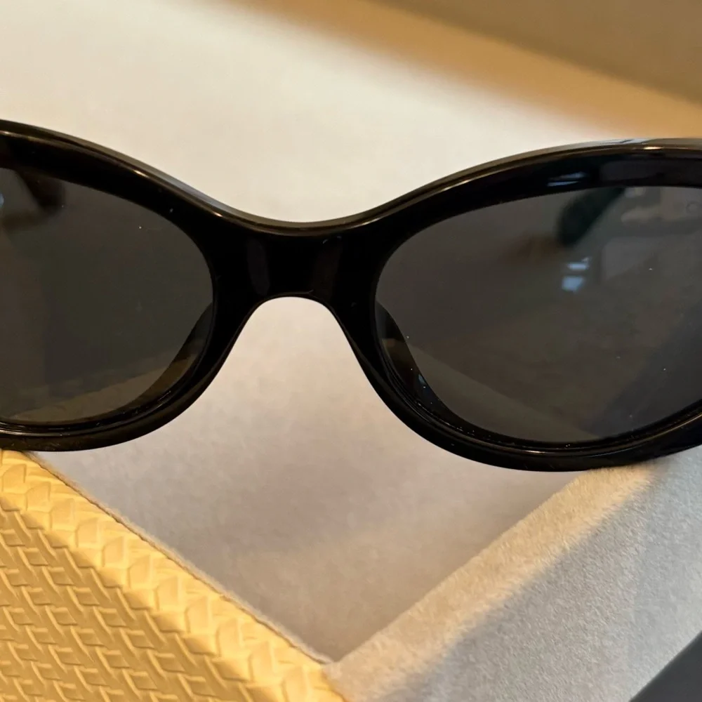 CHANEL Black Sunglasses with Gold Detailing - Picture 2 of 5